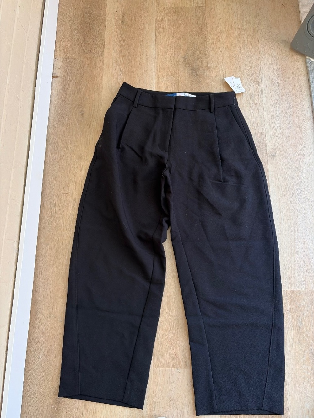 Old Navy High Rise Barrel Trouser